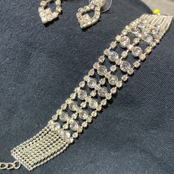 Vintage wedding/Prom jewelry. 3 pieces.  Necklace earrings and bracelet - Picture 4 of 4